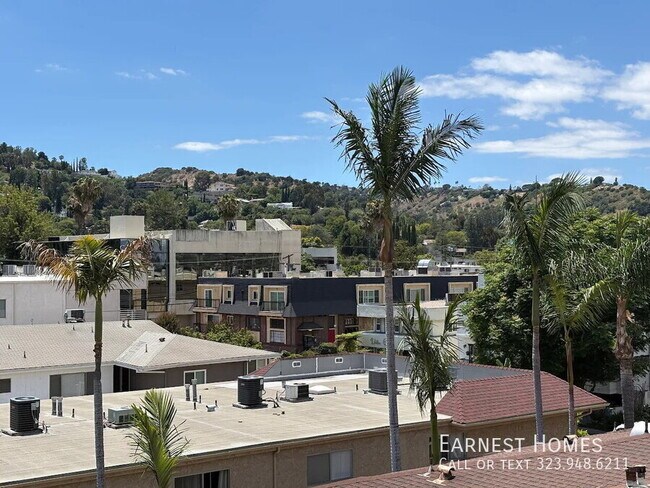 Building Photo - 4348 Mammoth Ave