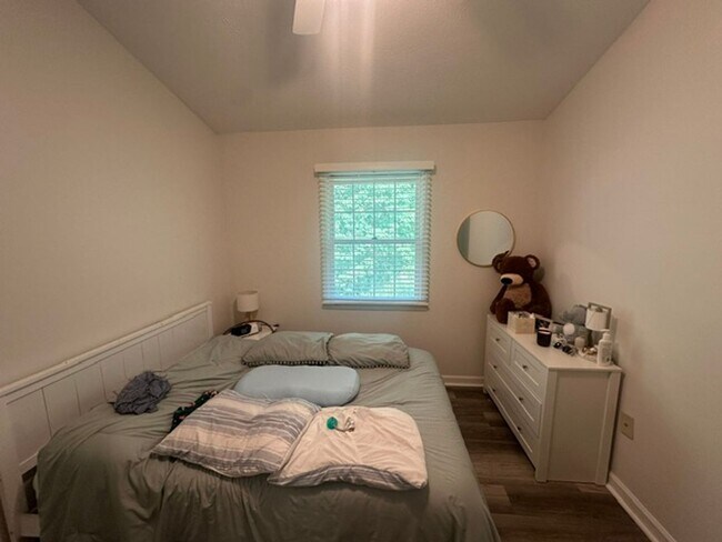 Building Photo - 3024 Estate Dr