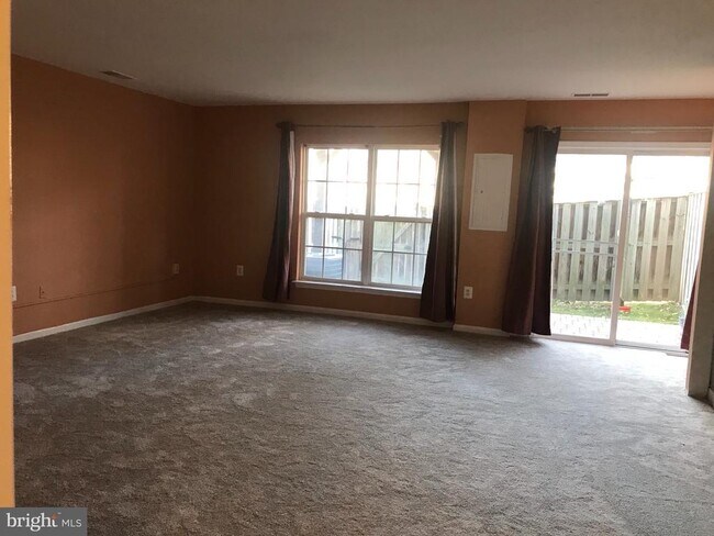 Building Photo - 15707 Palermo Terrace