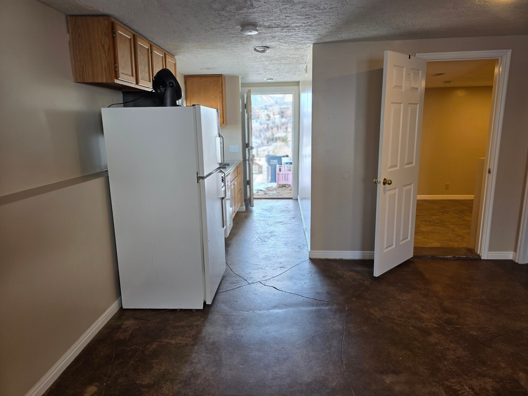 Building Photo - 8827 Gorgoza Dr