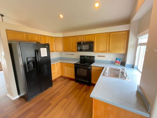 Building Photo - 5 Bedroom Home Available Near Briargate Pkwy & Austin Bluffs Pkwy!