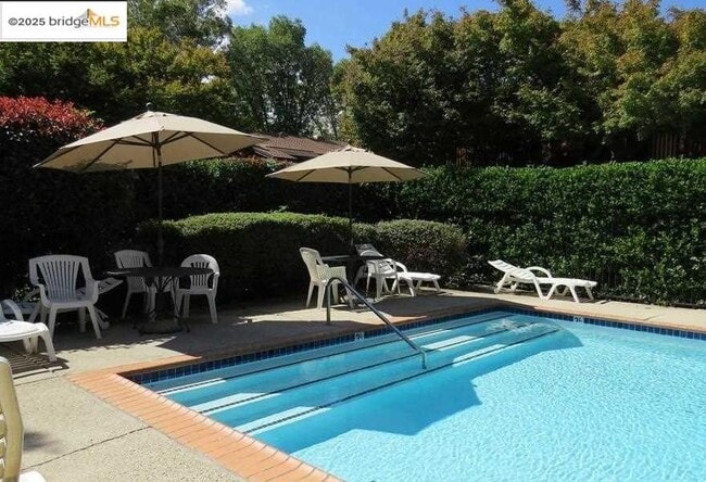 Building Photo - 1455 Latour Ln