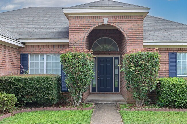 Building Photo - Home in Prattville