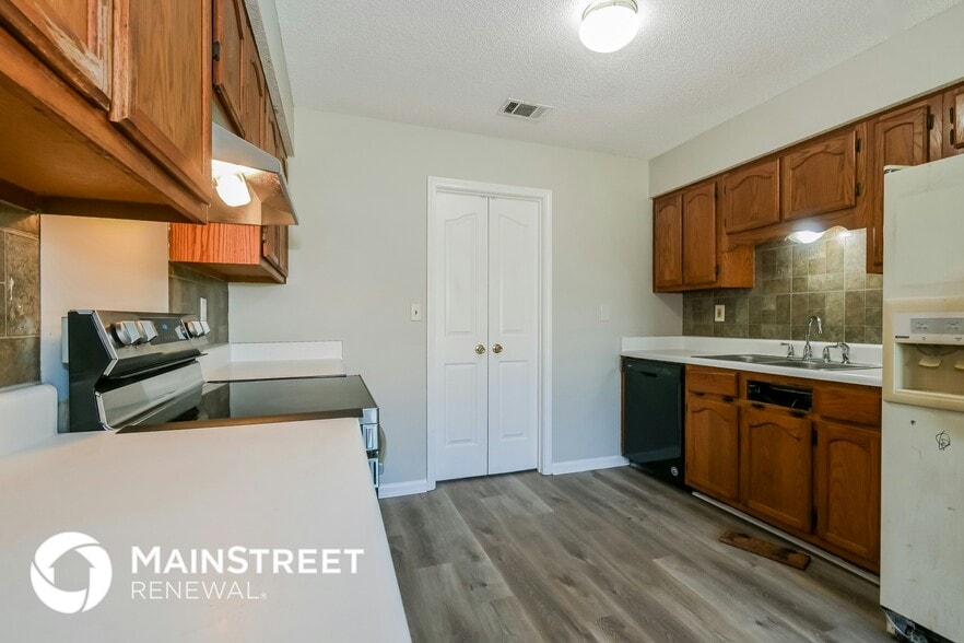 Building Photo - 7430 Pintail Dr