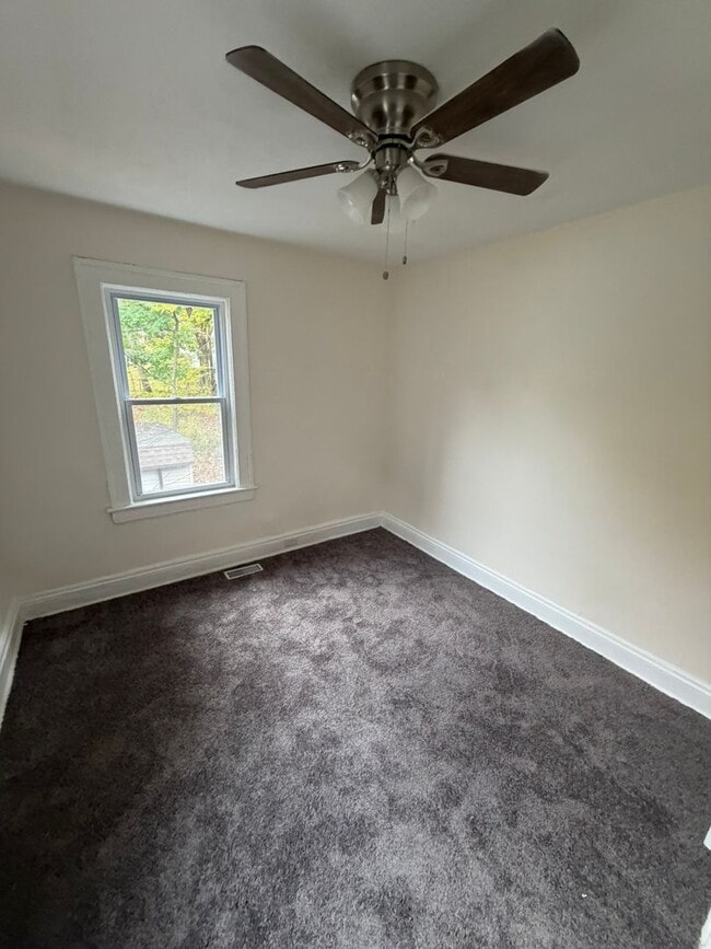 Building Photo - 3242-3242 Sycamore Rd