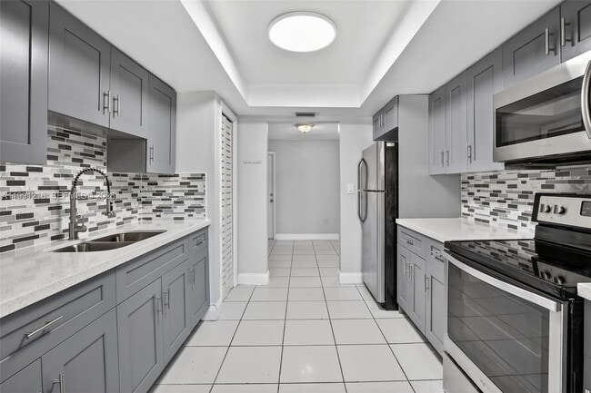 Building Photo - 2521 NW 72nd Ave