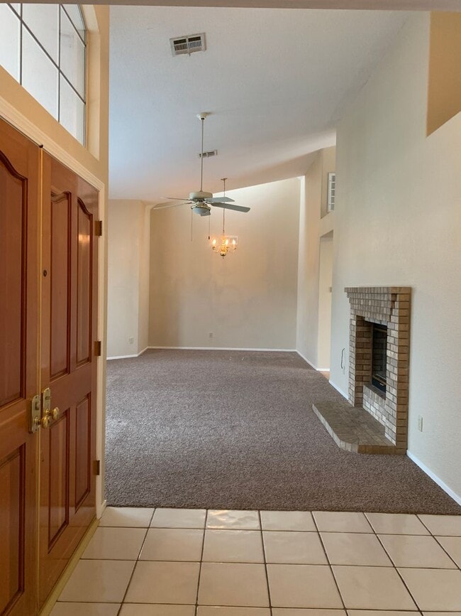 Building Photo - 8409 Tamworth St - SW - Beautiful 3 + Offi...