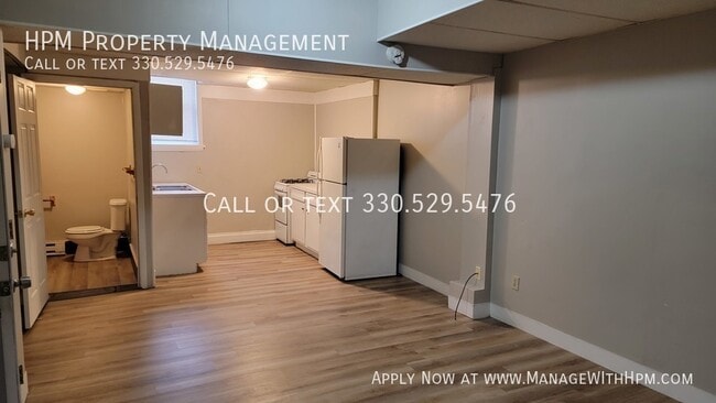 Building Photo - 551 Allyn St