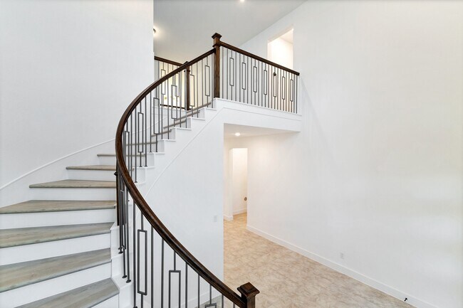 Building Photo - 8127 Fenway Hts Dr