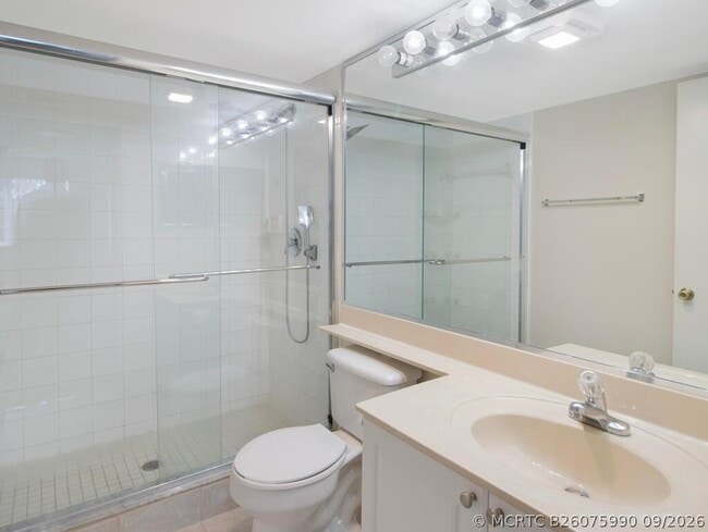 Building Photo - 500 Crestwood Ct N