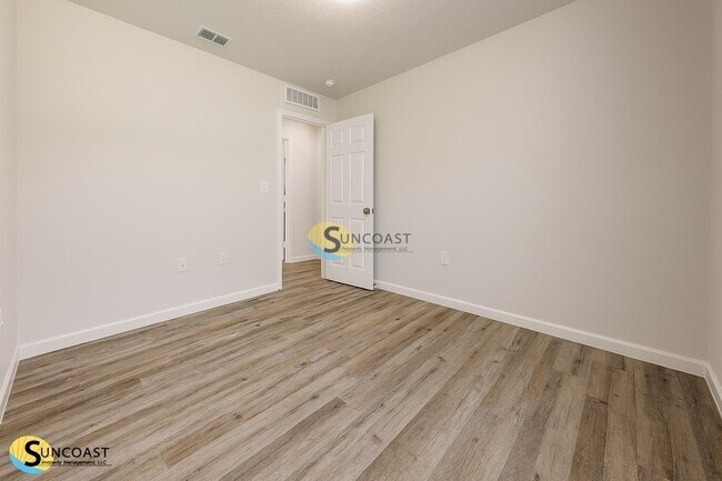 Building Photo - 1 Rosecroft Ln