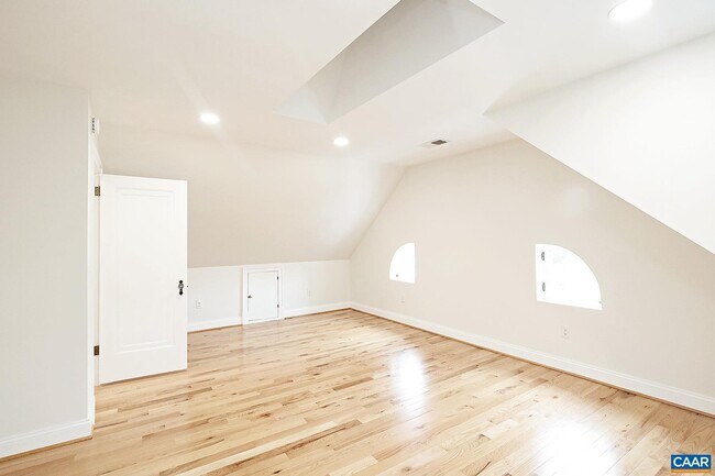 Building Photo - 675 Evergreen Ave