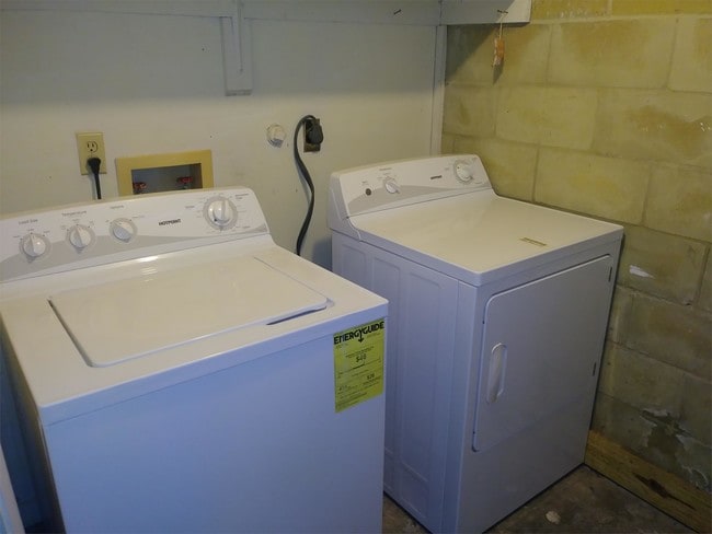 Building Photo - 1723 SW 68th Terrace