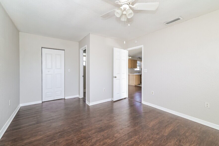 Building Photo - 648 Caribou Ct