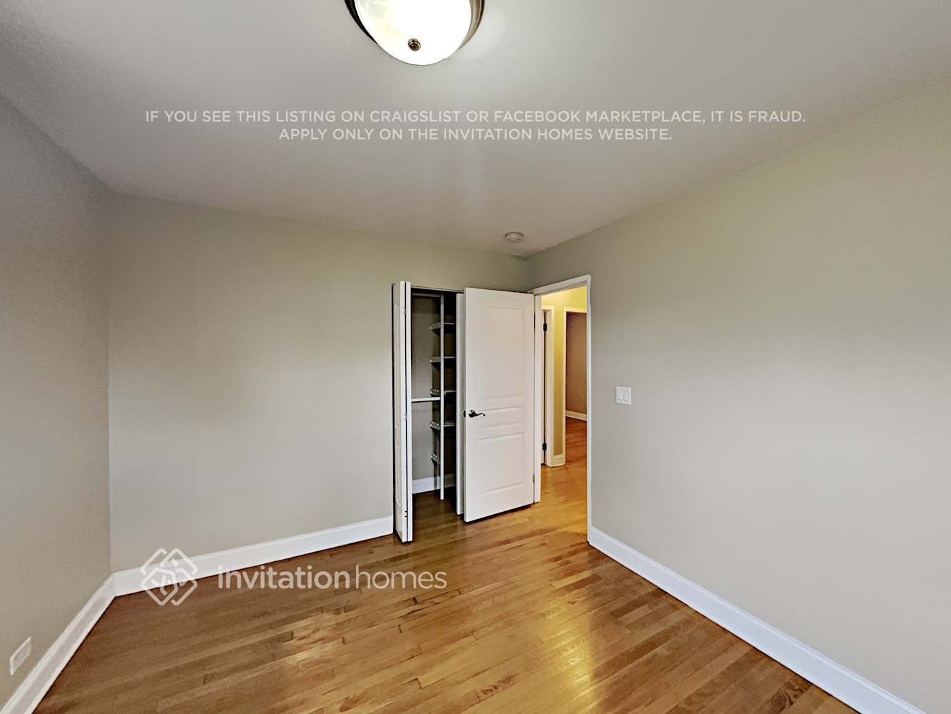 Building Photo - 253 E La Porte Dr