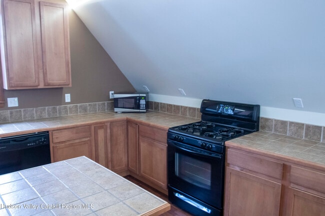 Building Photo - 1545 Leeds Athens Rd