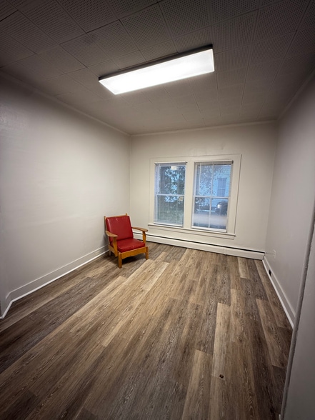 Unit 5 Main - 13 Church St