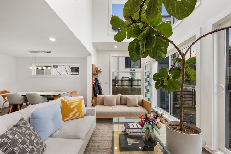 Building Photo - 4726 S Juneau St