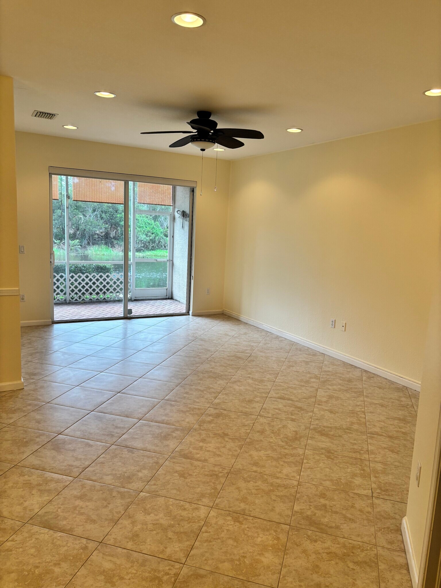 Living room - 7554 SW Herrington Ln