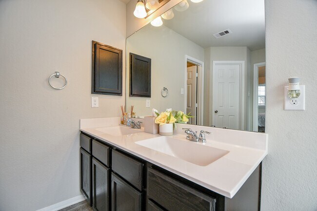 Building Photo - 2519 Sunlit Meadow Trl