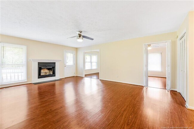 Building Photo - 6837 Woodmark Dr