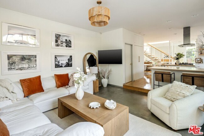 Building Photo - 844 California Ave