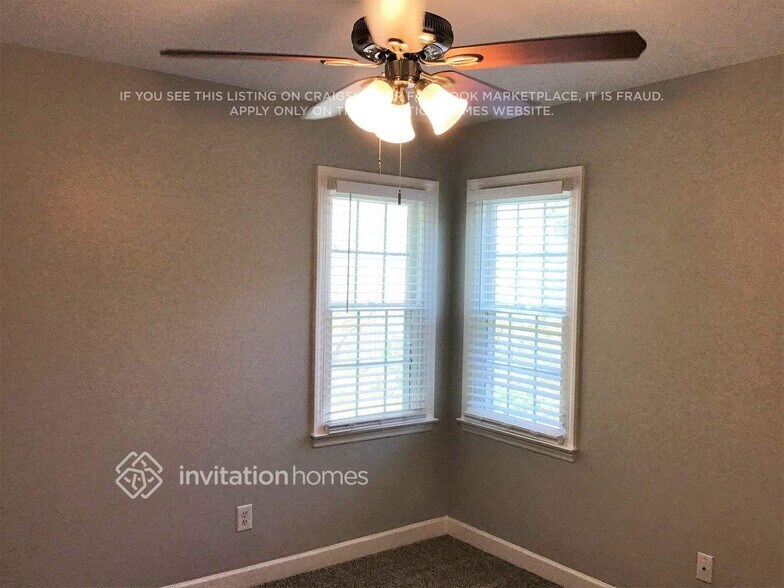 Building Photo - 1208 Miracle Dr