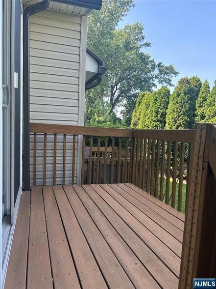 Building Photo - 302 Grand Ridge Dr