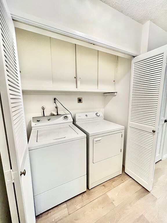 Laundry area in unit - 441 N Oakhurst Dr