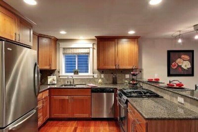 Building Photo - 1410 N 55th St