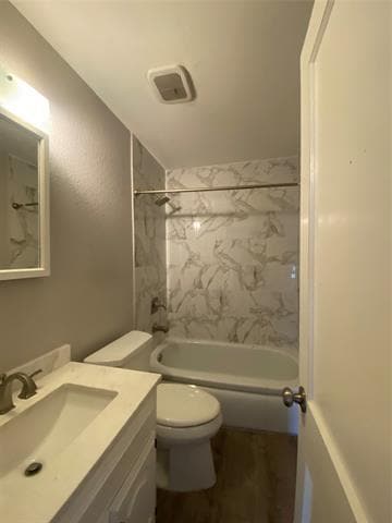 Building Photo - 3803 Poinsettia Dr