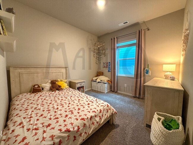 Building Photo - Stunning Windhaven Home