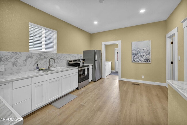 Building Photo - 33 W 8th St