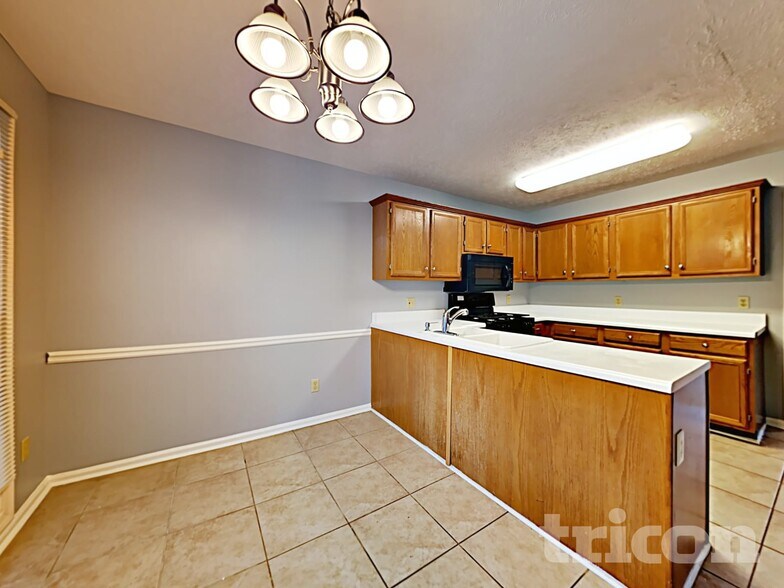 Building Photo - 5044 Rosemeade Ct