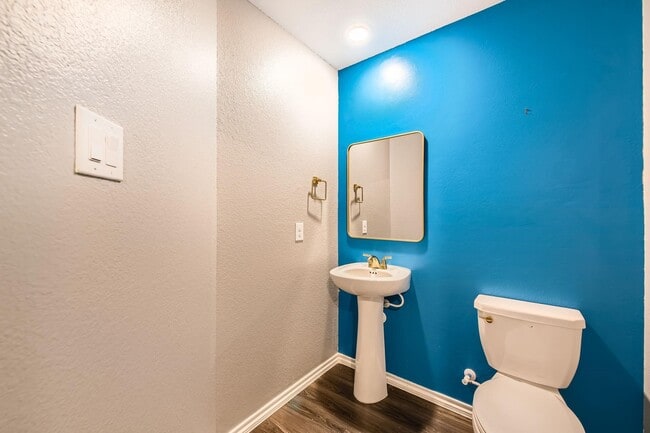 Building Photo - 1352 Winding Willow Dr