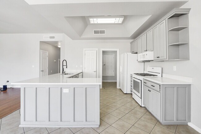 Building Photo - 4717 Excalibur Dr