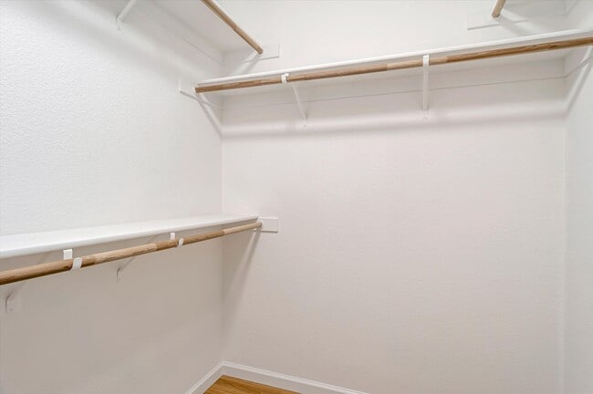 Building Photo - Gorgeous 2 Bedroom 2.5 Bathroom Townhome - Incredible Location