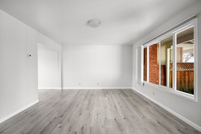 Building Photo - 661 Harvard Ave