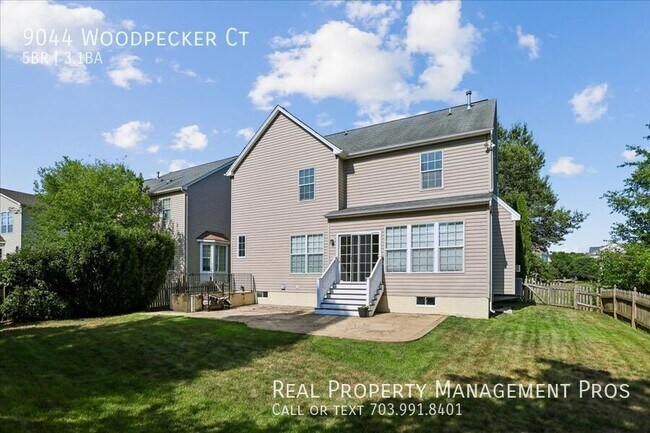 Building Photo - 9044 Woodpecker Ct