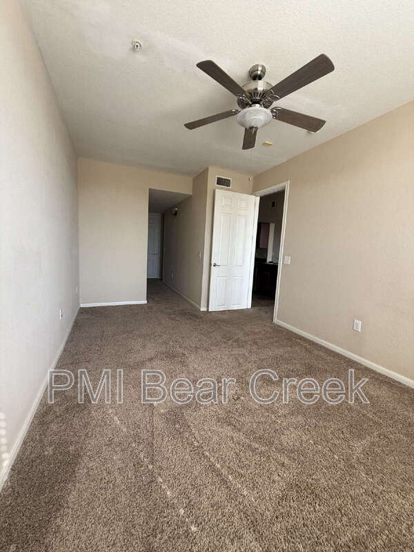 Building Photo - 7575 Kirby Dr