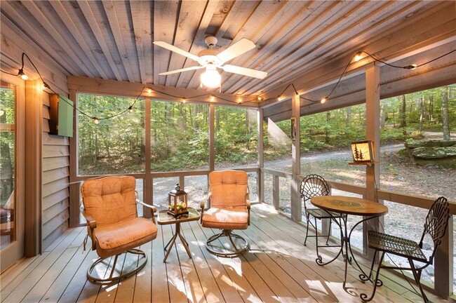 Building Photo - 172 Shady Trail