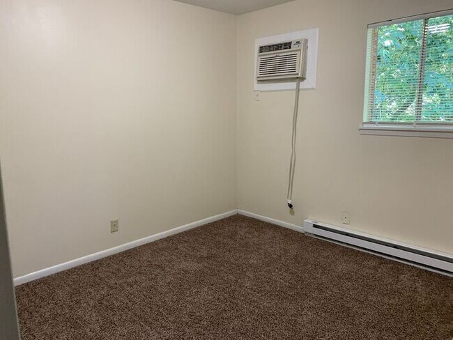 Building Photo - 1212 Chesterfield Ave