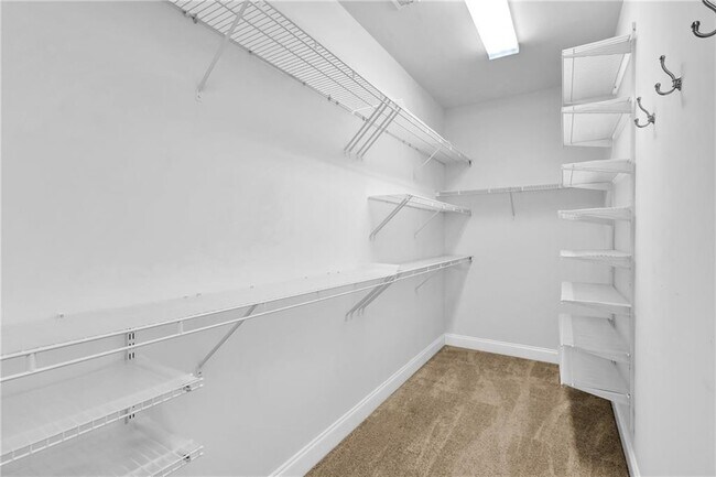 Building Photo - 5358 Manor View Dr NW