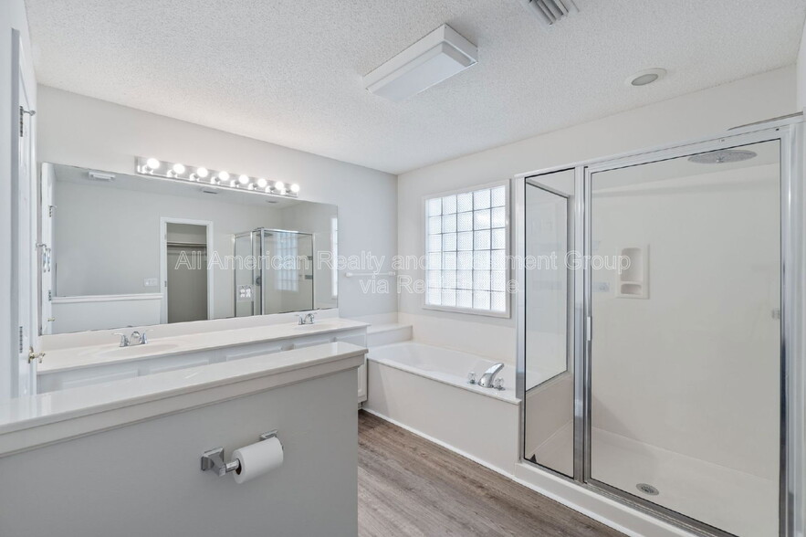 Building Photo - 444 Bridgewater Ct