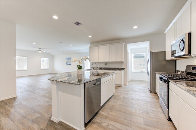 Building Photo - 2913 Misty Elm Ln