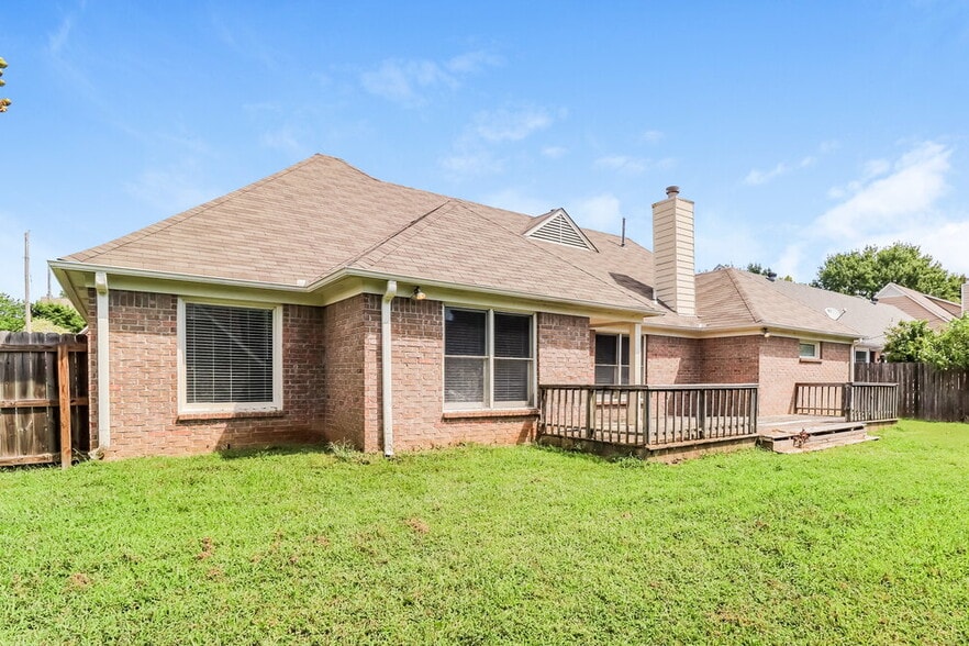 Building Photo - 7625 Dexter Park Dr