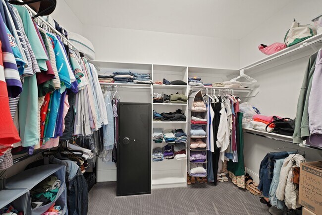 Building Photo - 3808 Center St