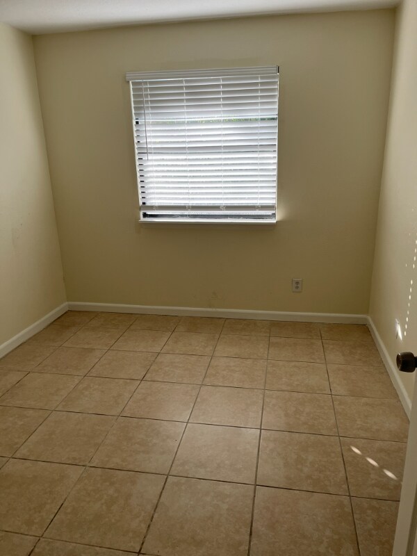 Building Photo - 1870 Agora Cir SE