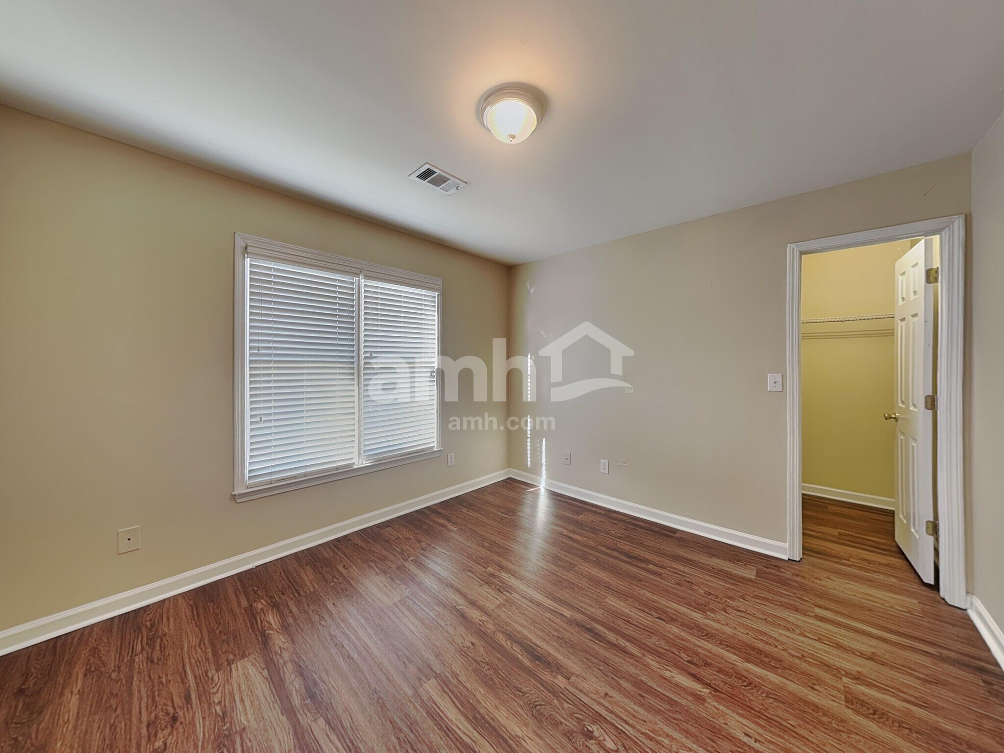 Building Photo - 3284 Creek Trace E