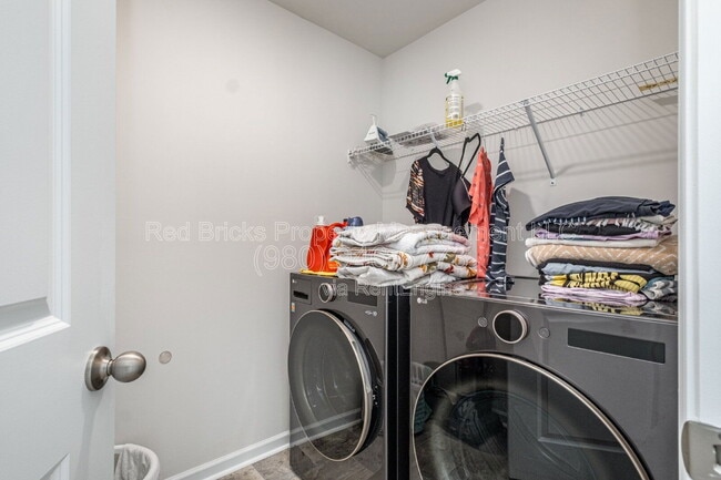 Building Photo - 10759 Adair Wds Dr